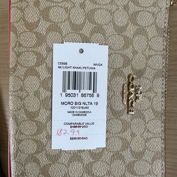 Coach - Picture 14 of 16